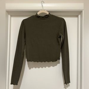 Cropped turtleneck